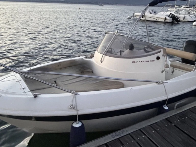 Alquiler Lancha Poseidon con o sin  título de navegación