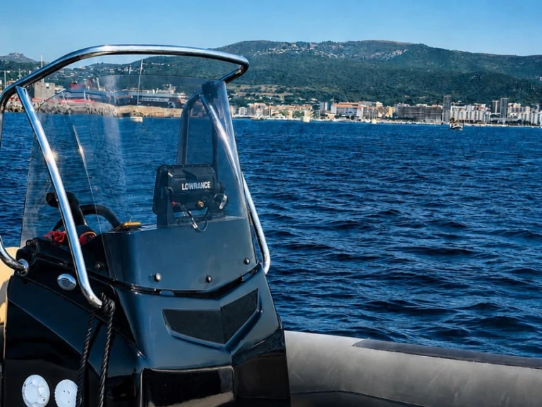 Capelli Tempest 625 de alquiler a Ajaccio