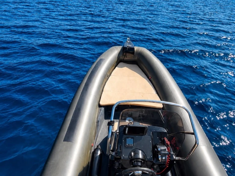 Alquiler de Capelli Tempest 625 en Ajaccio