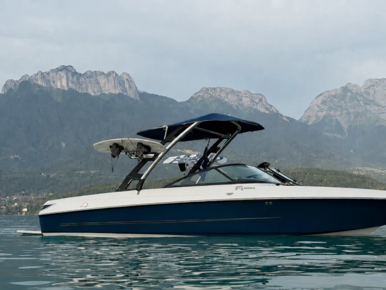 Malibu Wakesetter de alquiler a Angon