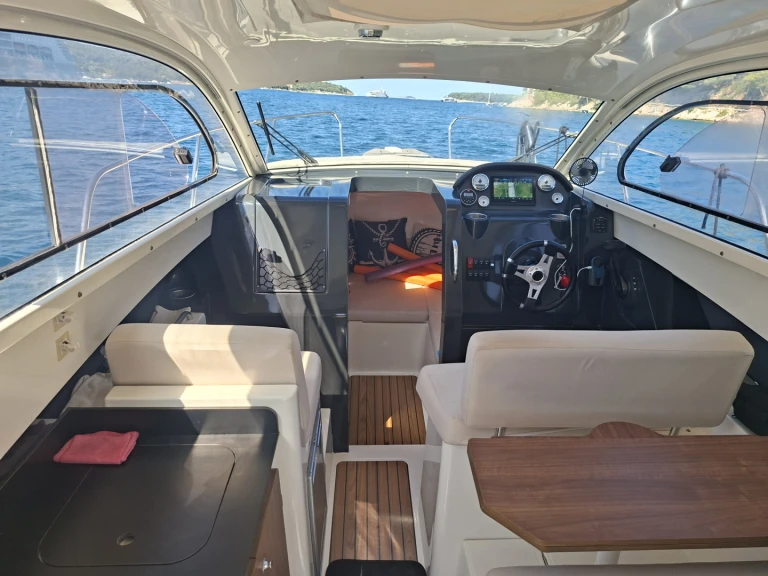 Alquiler de embarcaciones Quicksilver Activ 705 Weekend enDubrovnik en Samboat