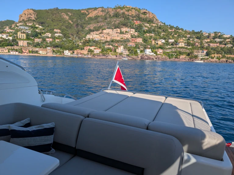 Alquiler de barcos Villeneuve-Loubet barato de Princess V42