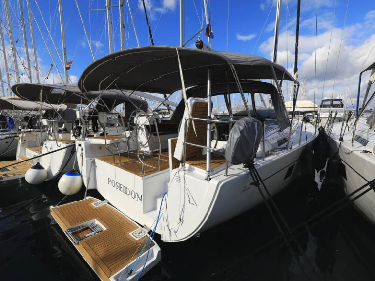 Alquiler de barcos Pirovac barato de Hanse 508