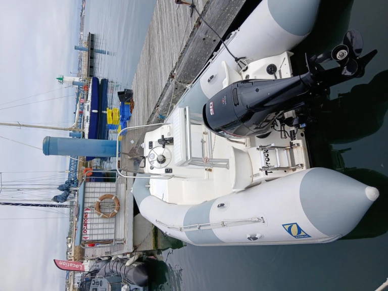 Alquiler de Neumática, con o sin patrón Zodiac Port-Louis