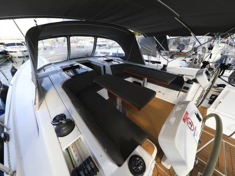 Velero para alquilar Pirovac al mejor precio