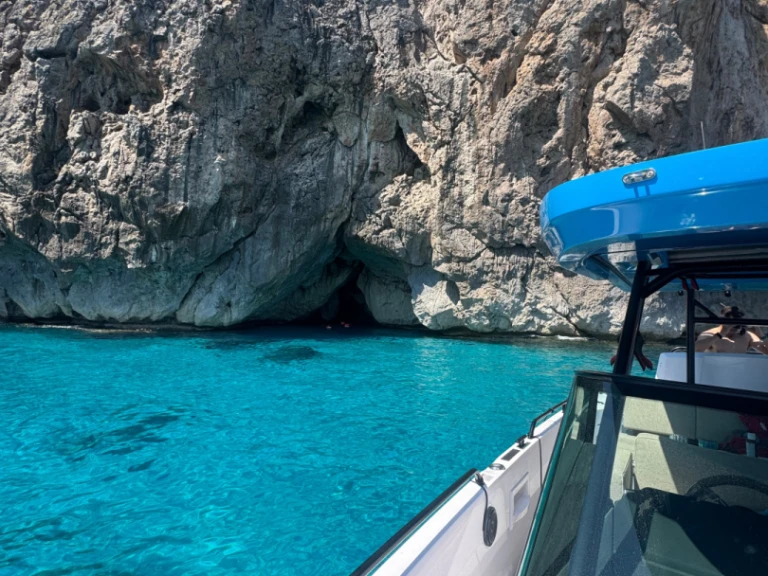 Alquiler de embarcaciones Axopar Axopar 37 Sun-Top enCan Picafort en Samboat