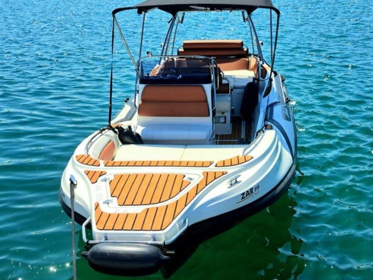 Alquiler de embarcaciones Zar Zar 75 Suite enSplit en Samboat