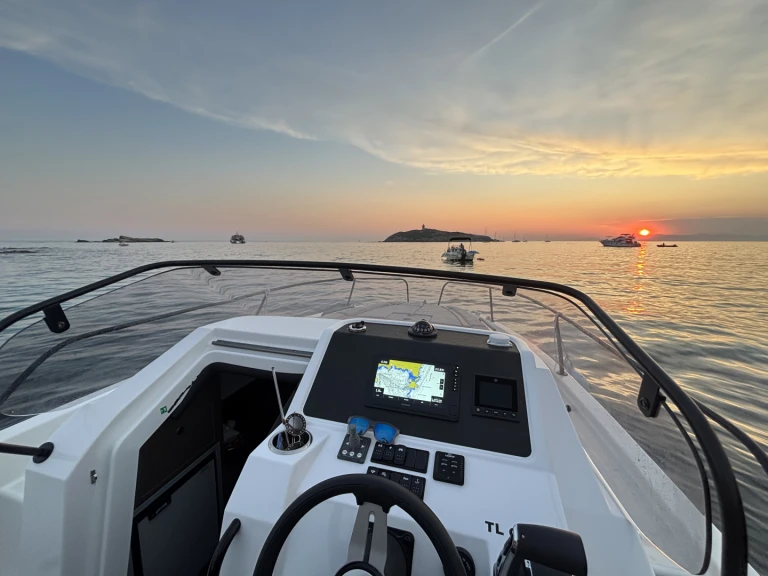Alquiler de embarcaciones Bénéteau Flyer 8 SUNdeck enSanary-sur-Mer en Samboat