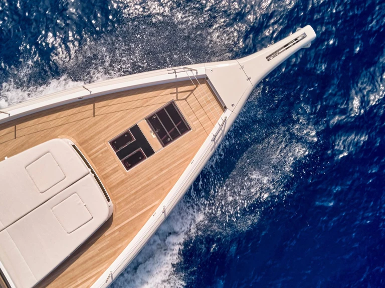 Alquiler de embarcaciones  Omikron OT60 enÓrmos Bay en Samboat