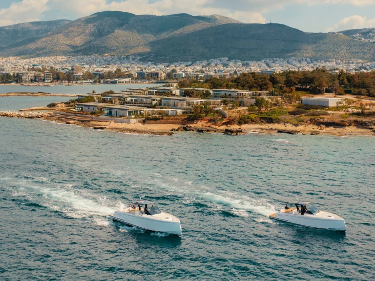 Alquiler Lancha Pardo Yachts con o sin  título de navegación