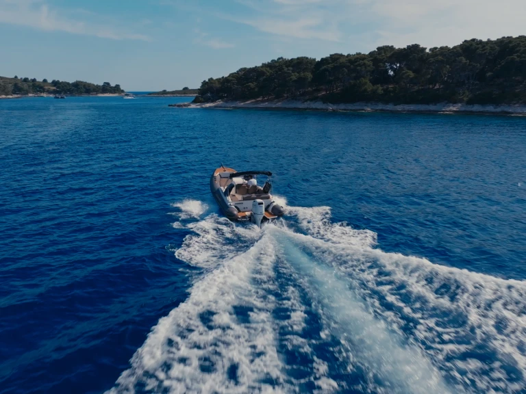 Alquiler de Neumática, con o sin patrón Barracuda Hvar