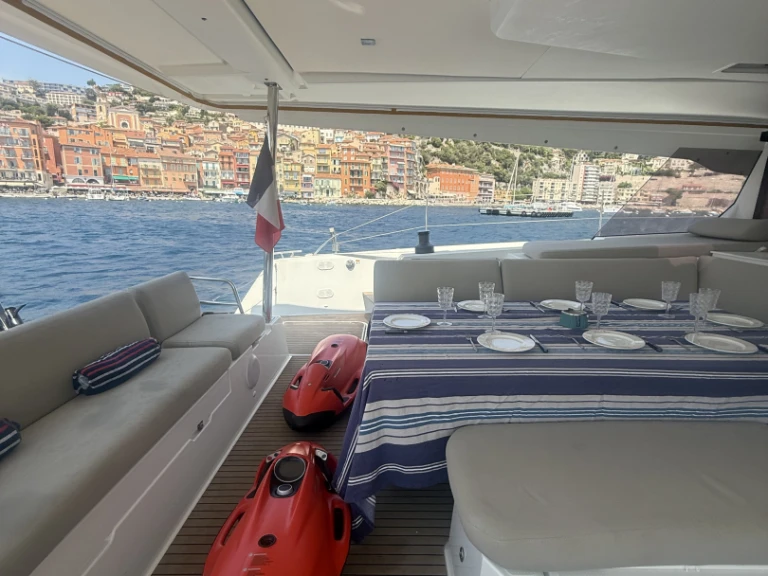 Alquiler de Fountaine Pajot Aura 51 en Cannes
