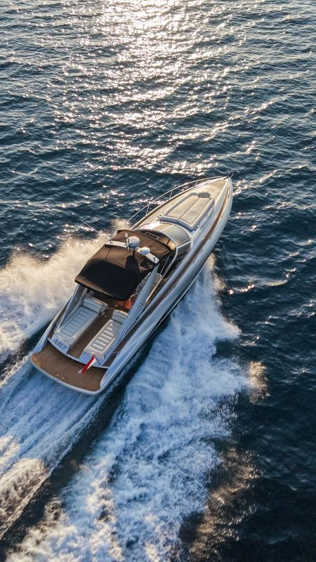 Alquiler de Sunseeker Superhawk 43 en Cannes