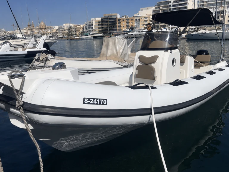 Alquiler de embarcaciones Ranieri Cayman 26 Sport enTal-Pietà en Samboat
