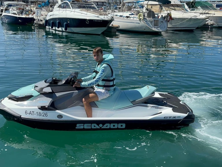 Alquiler de embarcaciones Sea-Doo Gtx pro 130 enAlicante en Samboat