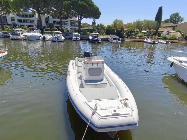 Alquiler de Selva Selva D840 Exclusive en Port de Cannes Marina