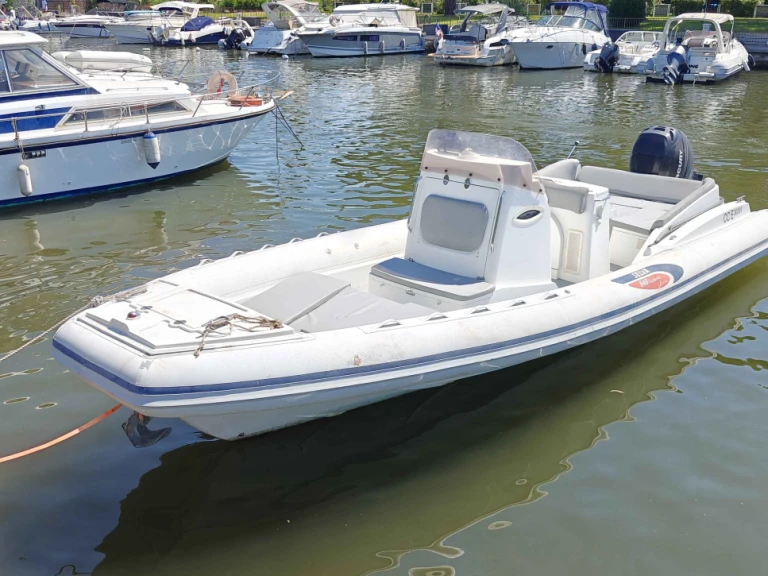 Neumática para alquilar Port de Cannes Marina al mejor precio