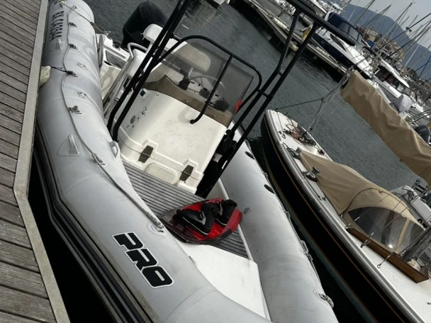 Alquiler de embarcaciones Zodiac Pro 650 enSaint-Cyprien en Samboat