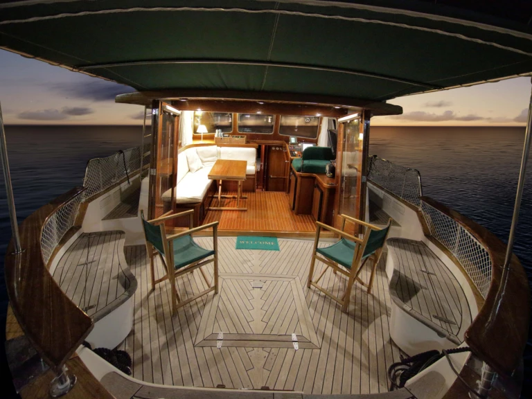 Alquiler Lancha Menorquin-Yachts con o sin  título de navegación
