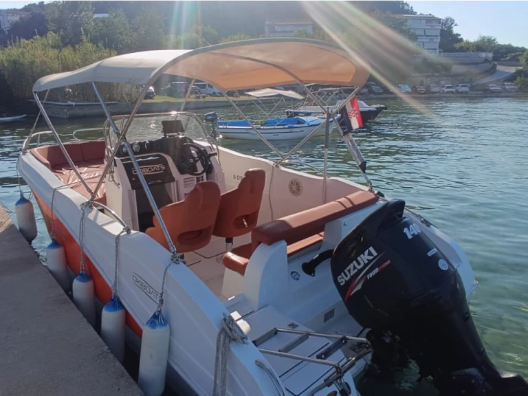 Okiboats Barracuda 545 Open de alquiler a Supetarska Draga