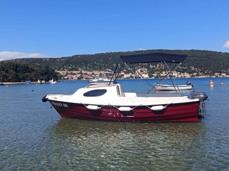 Adria 500 Cabin de alquiler a Supetarska Draga