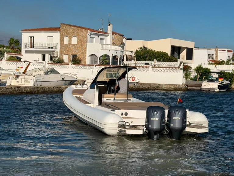 Alquiler Neumática en Empuriabrava - Magazzu MX 11