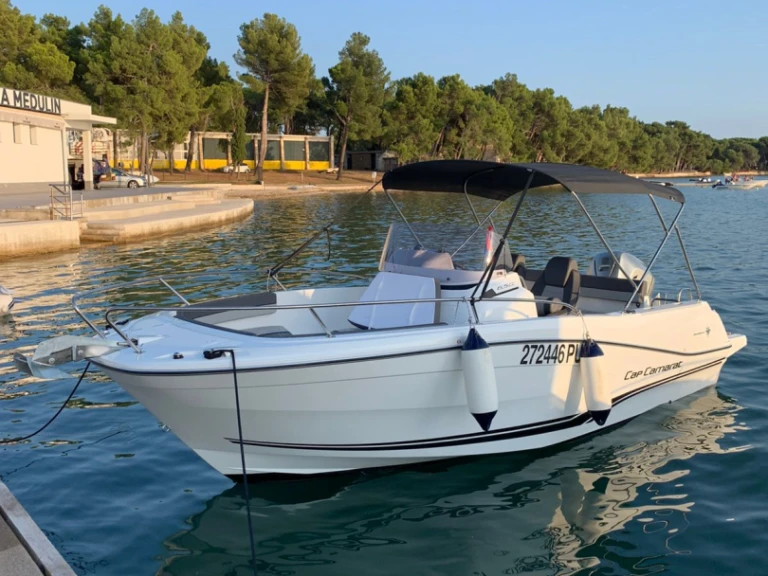 Alquiler de barcos Pula barato de Cap Camarat 6.5 CC