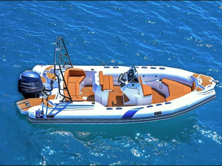 Alquiler de Viga Boats Viga Luxury 650 en Pula