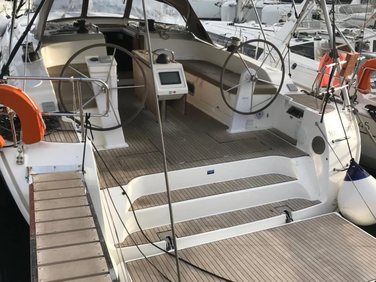 Alquiler de Velero, con o sin patrón Bavaria Álimos