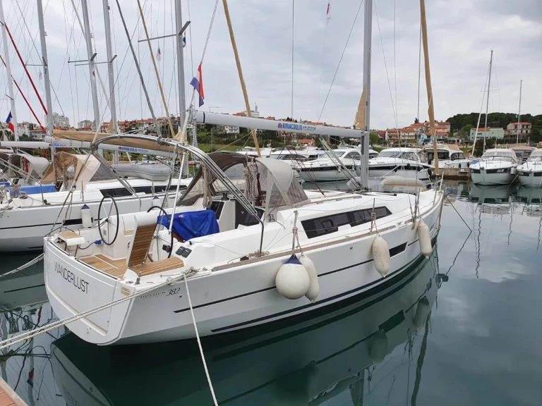 Alquiler Cos - Dufour Dufour 382 Grand Large en SamBoat