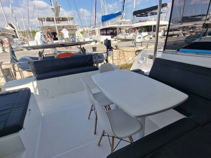 Alquiler Catamarán Lagoon con o sin  título de navegación