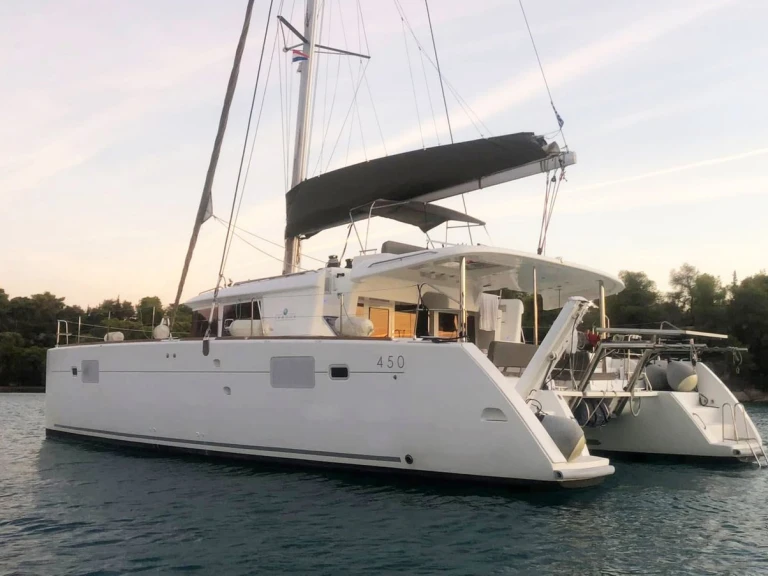 Alquiler de Lagoon Lagoon 450 F en Álimos