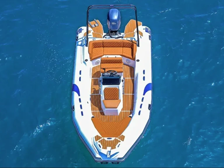 Alquiler de Viga Boats Viga Luxury 650 en Pula