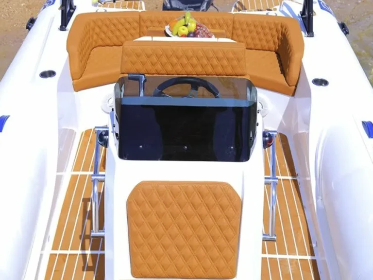 Alquiler de barcos Pula barato de Viga Luxury 650