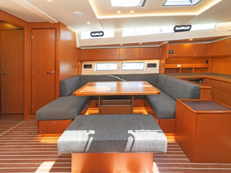 Alquiler de embarcaciones Bavaria Bavaria C57 enÁlimos en Samboat