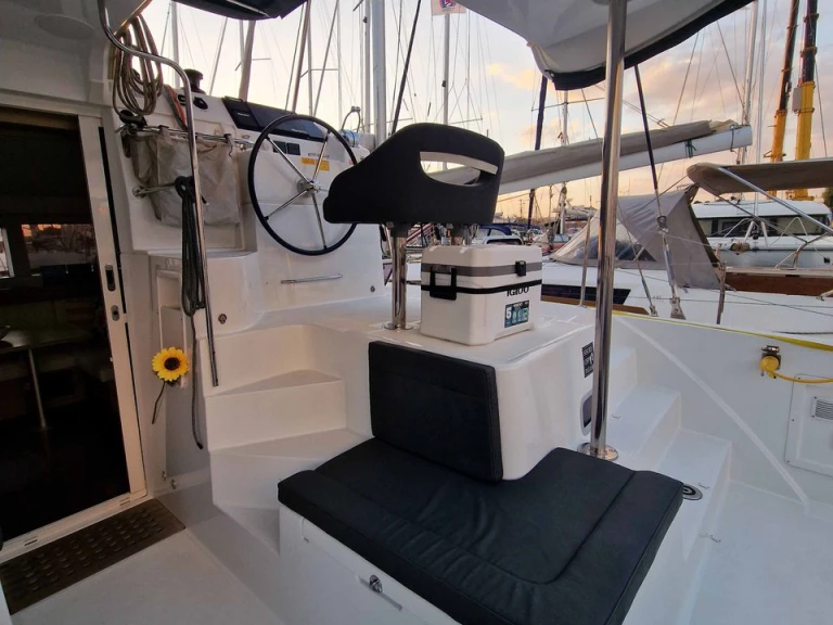 Alquiler de barcos Álimos barato de Lagoon 40