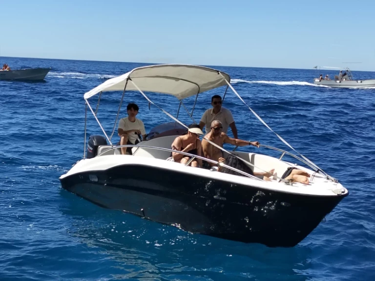 Alquiler de Clear Marine Aries Open en Sorrento