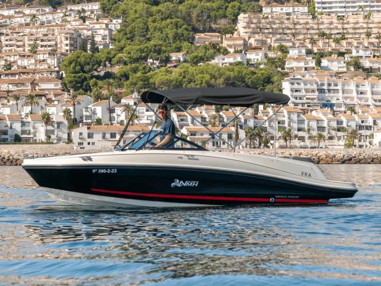 Alquiler de Bayliner VR5 en La Herradura