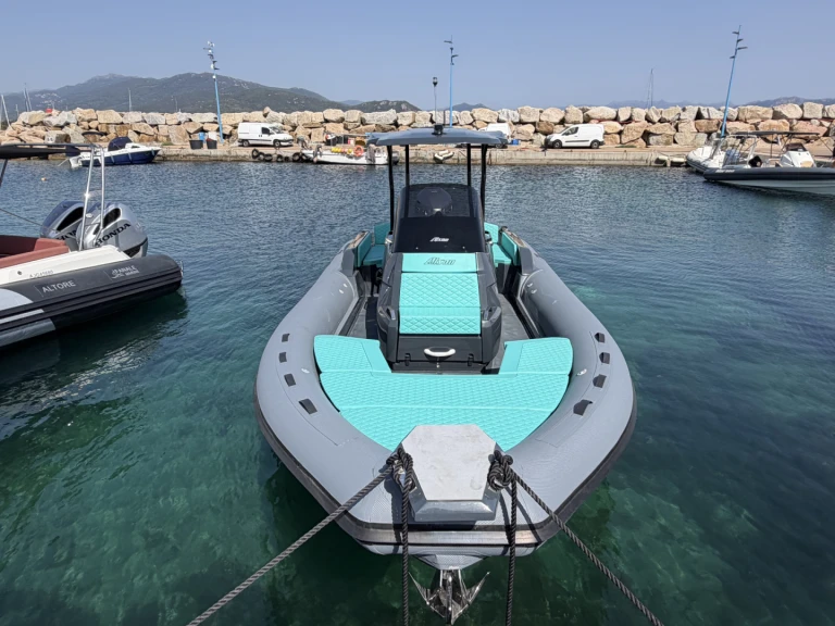Alquiler de Alson Force 8 en Porto Pollo