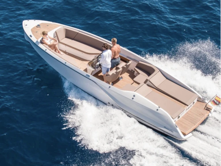 Frauscher 858 fantom Air de alquiler a Port Adriano