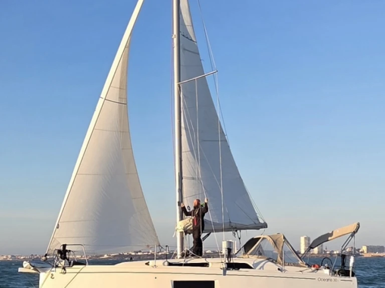 Alquiler de barcos Les Sables-d'Olonne barato de Oceanis 30.1