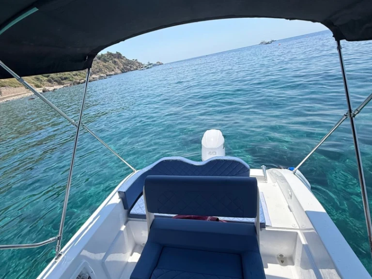 Alquiler Lancha Trimarchi con o sin  título de navegación