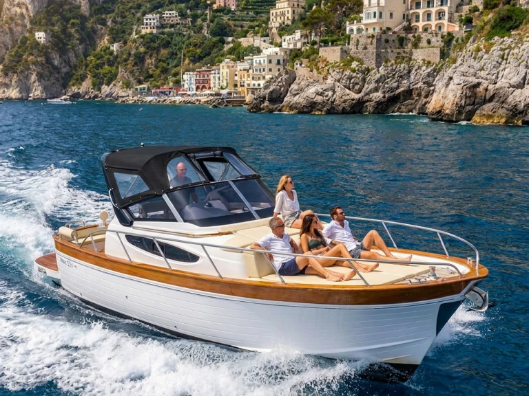 Gozzo Libeccio 32WA de alquiler a Sorrento