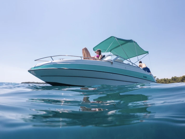 Alquiler de embarcaciones Four Winns Sundowner 195 enFrancia en Samboat