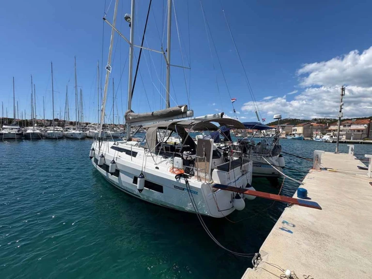 Velero para alquilar Murter-Kornati al mejor precio