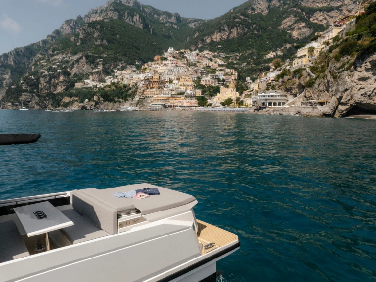 Alquiler de Lancha, con o sin patrón De Antonio Amalfi