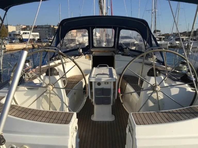 Velero para alquilar Volos al mejor precio