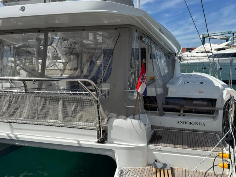 Catamarán para alquilar Rogoznica al mejor precio