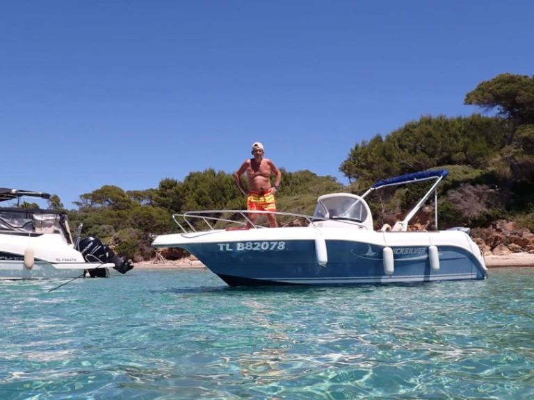 Alquiler de Lancha, con o sin patrón Quicksilver Les Salins d'Hyères