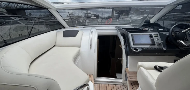 Princess V40 de alquiler a Port de Sitges Aiguadolç